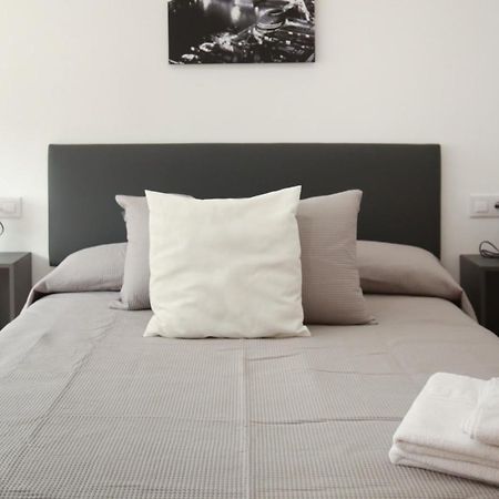기욘 Apartamento Mym 3 아파트 외부 사진